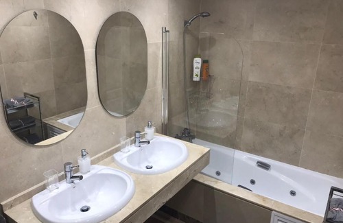 Castillo de Sabinillas Apartamento | Newly renovated deluxe 2 bed with 5 pools