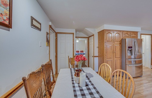 Mount Pleasant Mills Casa | Fishing Retreat on 60-Acre Dutch Country Farm!