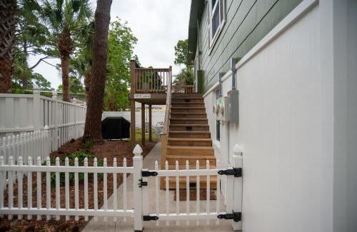 Folly Field Casa | Newly Renovated Duplex, Upper Unit, 4th row from the beach