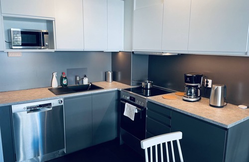 Tapiola Apartamento | Newly renovated 1 bedroom apartment with a big balcony and amazing skyline view
