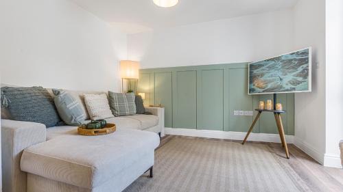 Lechlade Casa | Newly renovated 2-bed house in Lechlade with parking