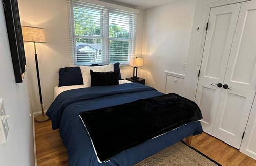 Fifth Ward Casa | Newly Renovated 2-bedroom house. Walk to everything that Newport has to offer.