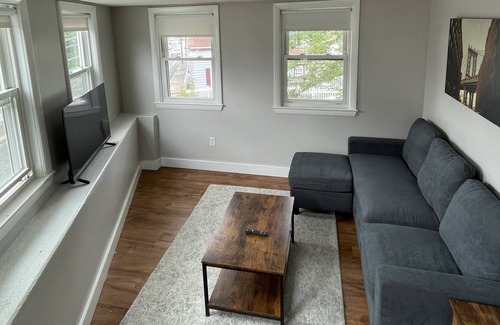 Dedham Apartamento | NEWLY RENOVATED 2 BEDROOM, CLOSE TO EVERYTHING