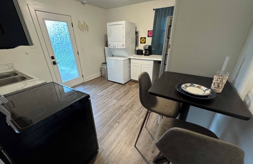 Elizabethtown Casa | Newly renovated 2-bedroom house in lovely downtown Elizabethtown on quiet street