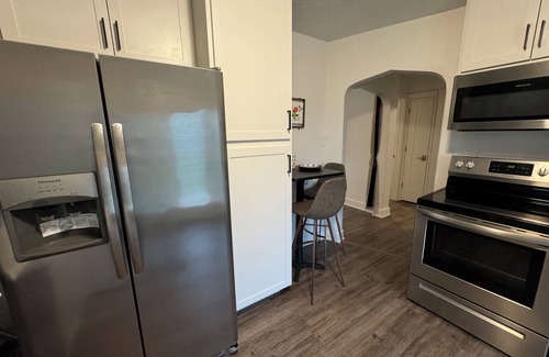 Elizabethtown Casa | Newly renovated 2-bedroom house in lovely downtown Elizabethtown on quiet street