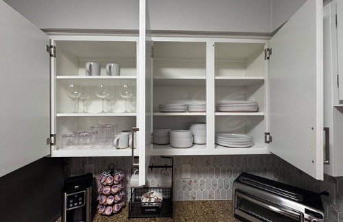 Charlotte Casa | Newly renovated 2bedroom townhome in tranquil Charlotte with WiFi, AC, and PATIO