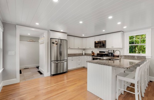Rockport Casa | Newly Renovated 2BR Rockport Home w/ parking Steps to Back Beach+Bearskin Neck!