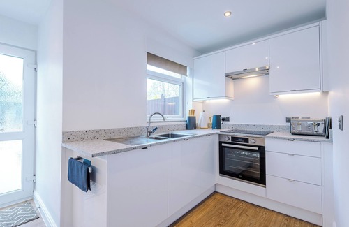 Birkenhead Casa | Newly renovated 3 bed house, Perfect for contractors, or family stays