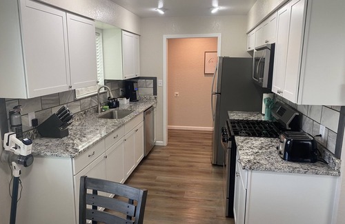Farmington Condominio | Newly renovated 3 bed/ 2 bath, central to the fun.