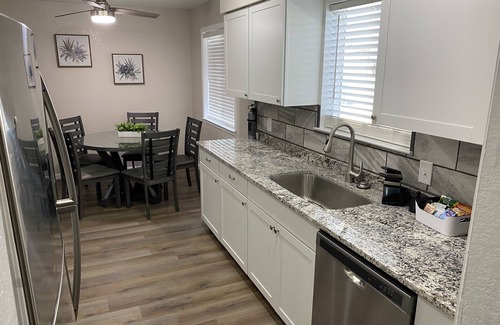 Farmington Condominio | Newly renovated 3 bed/ 2 bath, central to the fun.