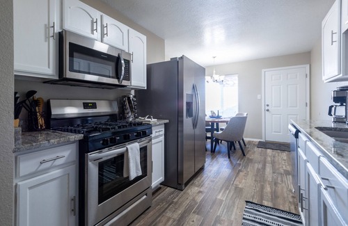 Westgate Heights Casa | Newly renovated 3Bed 2Ba Family Home with Mountain View