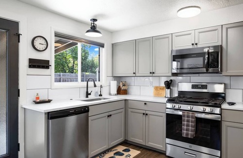Hillcrest Casa | Newly renovated 3BR, 1.5BA home just 1.5 miles from Boise Airport and 10 minutes to downtown