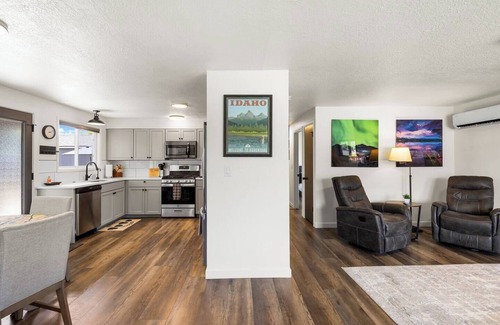 Hillcrest Casa | Newly renovated 3BR, 1.5BA home just 1.5 miles from Boise Airport and 10 minutes to downtown