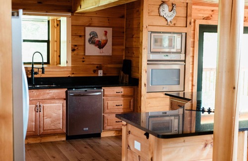 Wears Valley Cabina | NEWLY RENOVATED 4 br, Beautiful Views, Game Room, Theater Room, Sleeps 12