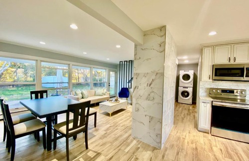 Levittown Casa | Newly Renovated 4 Bedroom, 2 bathroom house