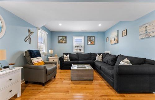North Wildwood Casa | Newly Renovated 4 Bedroom Home Only 2 Blocks From The Beach!