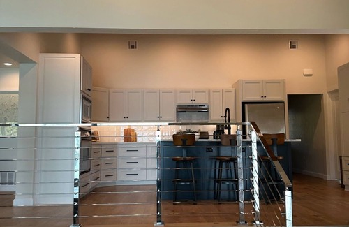 Vinita Casa | Newly Renovated 4B, 2.5 bath Lakefront home with South Grand Lake Views and dock