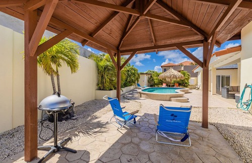 San Miguel Villa | Newly Renovated 4BR 4BA Private Pool Eagle Beach