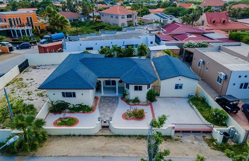 San Miguel Villa | Newly Renovated 4BR 4BA Private Pool Eagle Beach