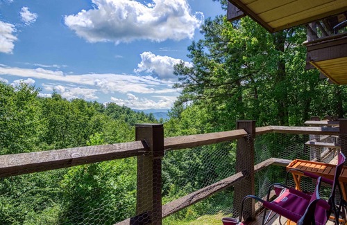 Sevierville Apartamento | Newly Renovated 5 Star Condo Pool Gorgeous View