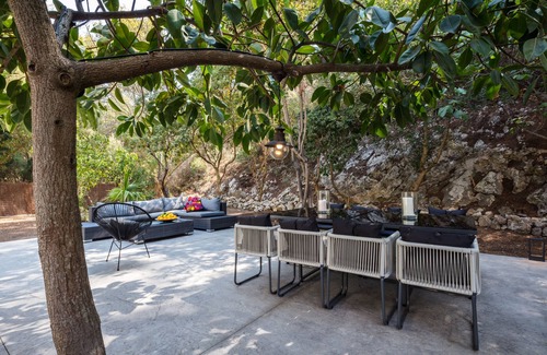 Cas Catala Villa | Spacious 6-Bedroom Villa with Pool, Garden & Sea Breeze in San Agustín, Mallorca