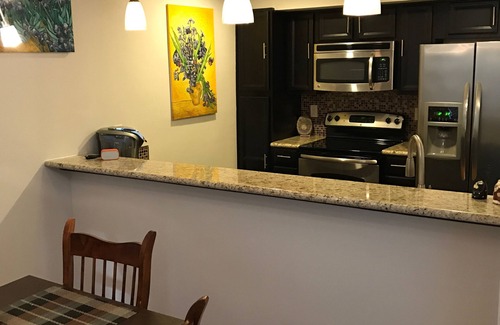 Greenway Plaza-Upper Kirby Condominio | Recientemente renovado, todo tuyo al lado de Galleria, West U y River Oaks