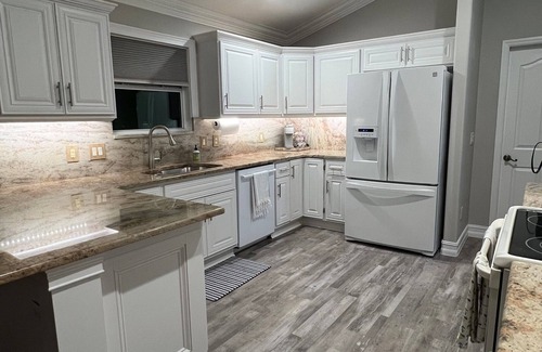 Briar Meadow Casa | Newly renovated and decorated. Large lanai with AC/Heat. Great Location!