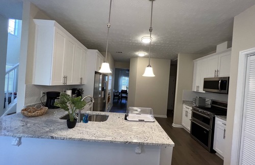 Buford Casa | Newly renovated and gorgeous 5 bedroom house