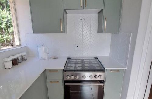 Greater Johannesburg Metropolitan Area Apartamento | Newly Renovated and Solar Powered