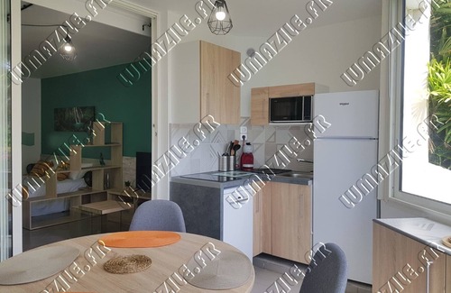 Pointe de la verdure Apartamento | Newly renovated apartment, seafront and sea view