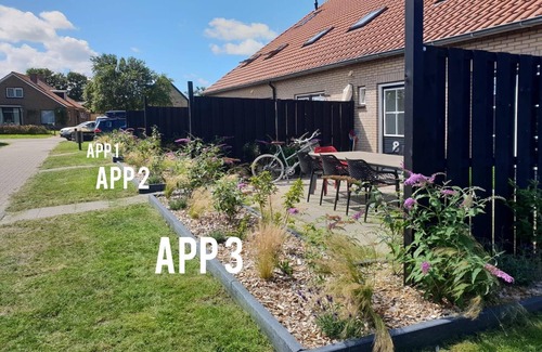 Hollum Apartamento | Newly renovated apartments on large grounds