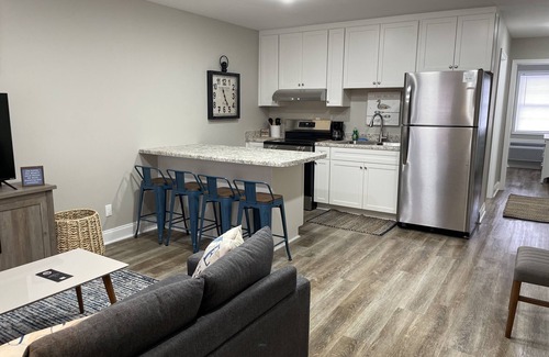 Counce Apartamento | Newly Renovated Apartments near Pickwick Lake! Less than 10 min to boat ramp!