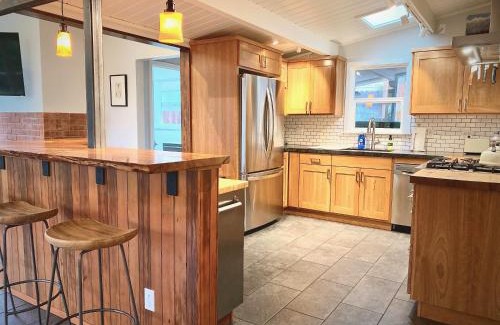 Jacoby Creek Casa | Newly Renovated Arcata Sunny Mid-Century Gem