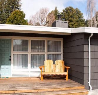 Jacoby Creek Casa | Newly Renovated Arcata Sunny Mid-Century Gem
