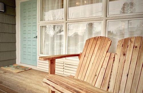 Jacoby Creek Casa | Newly Renovated Arcata Sunny Mid-Century Gem