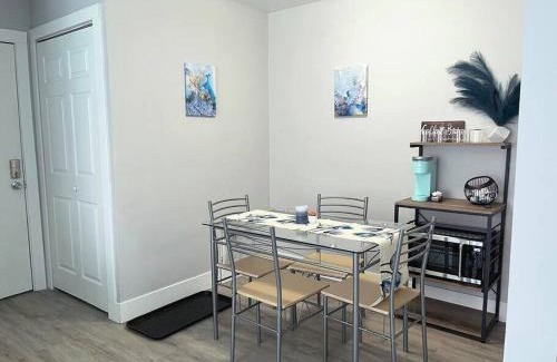 Garfield Heights Apartamento | Newly Renovated - Beautiful 5 Star Apartment
