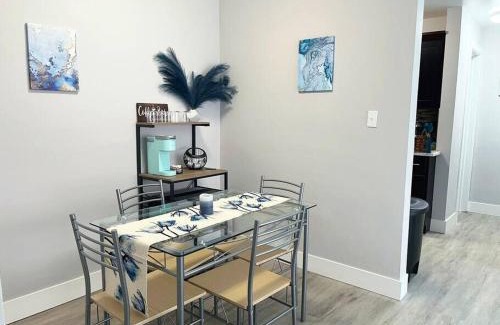 Garfield Heights Apartamento | Newly Renovated - Beautiful 5 Star Apartment