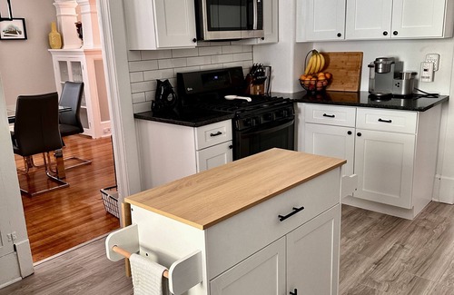 Asbury Park Casa | Newly Renovated beach home - 5 min drive to beach!