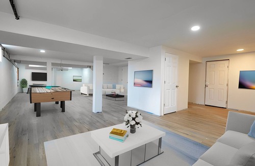 Versailles Casa | Newly Renovated Beauty on Half Acre with Full Basement & Wi Fi Enabled