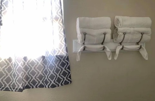 Yuma Casa | Newly Renovated Bungalow thats Located within Walking Distance of Martinez Lake!