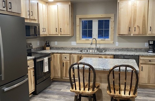 Tomahawk Cabina | Newly Renovated Cabin (dog friendly)