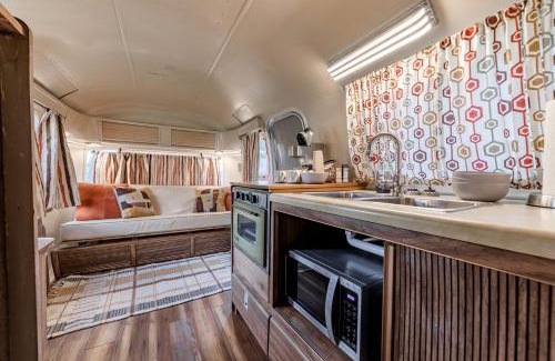 Spicewood Casa | Newly Renovated Camper with Fresh Decor and Tiny Deck in Texas