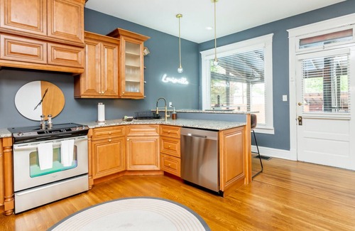 Cherokee Triangle Casa | Newly Renovated, Charming 1901 3Flr Craftsman in AMAZING Highlands Location