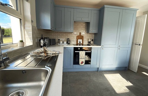 Loughinisland Cabaña | *NEWLY RENOVATED* Cosy Country Cottage, Sleeps 5, (4 star)