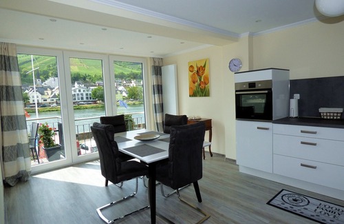 Zell Apartamento | Cómodo apartamento recientemente renovado con vistas al Mosela