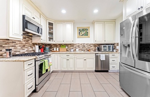 Glendora Casa | Newly Renovated Comfortable 4 Bds Houses in LA