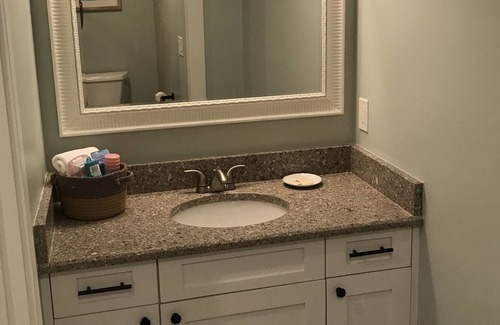 Cortez Condominio | ¡RECIENTEMENTE RENOVADO! Cortez canal front 2/2 condominio en Smugglers Landing