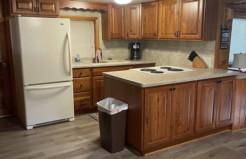 Three Lakes Cabina | Newly Renovated Cottage