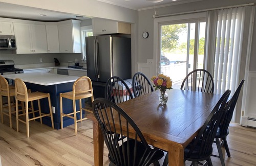 Misquamicut Cabaña | Newly renovated cottage walking distance to the beach!