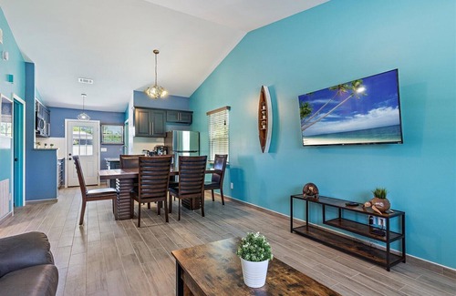 Englewood East Casa | Newly renovated, cozy 2 bedroom.
